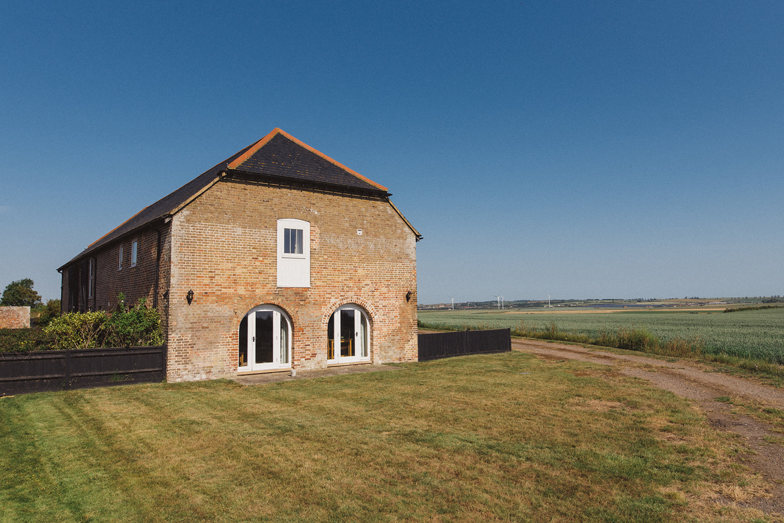 To Replace Exterior Shot In Scroller Gallery At Bottom Of 'Fleet Lodge' Page