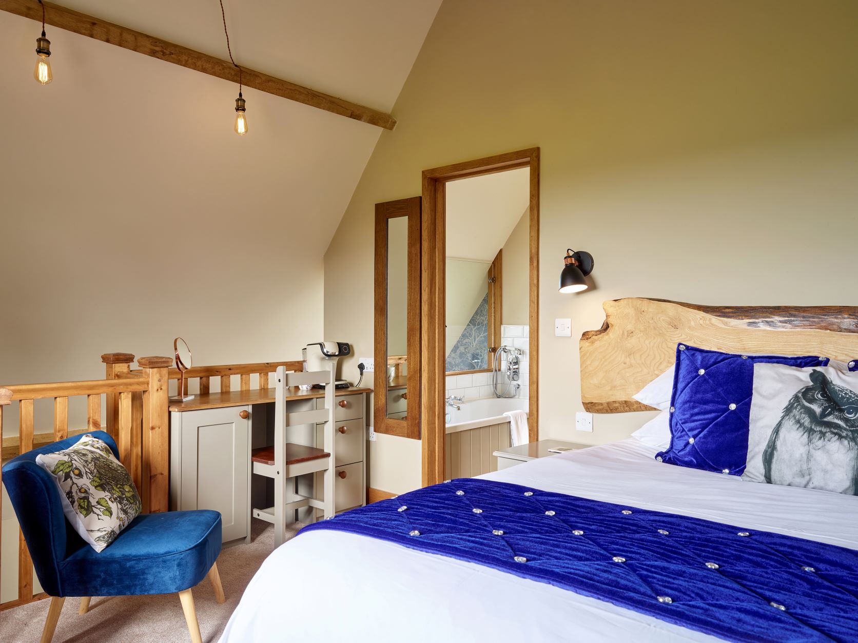 Mastersuite Ensuitebedroom The Plough Inn Low Res 2.4 (1)