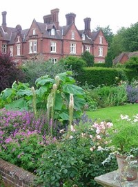 doddington_place_gardens.jpg