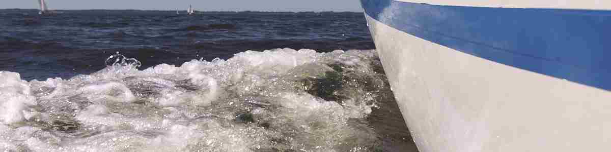 water-sailing-spray.jpg