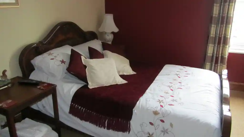 muswell-manor-bedroom.jpg