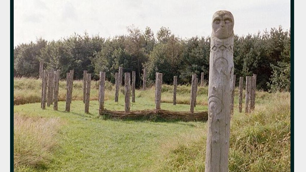 Replica Henge At The Meads