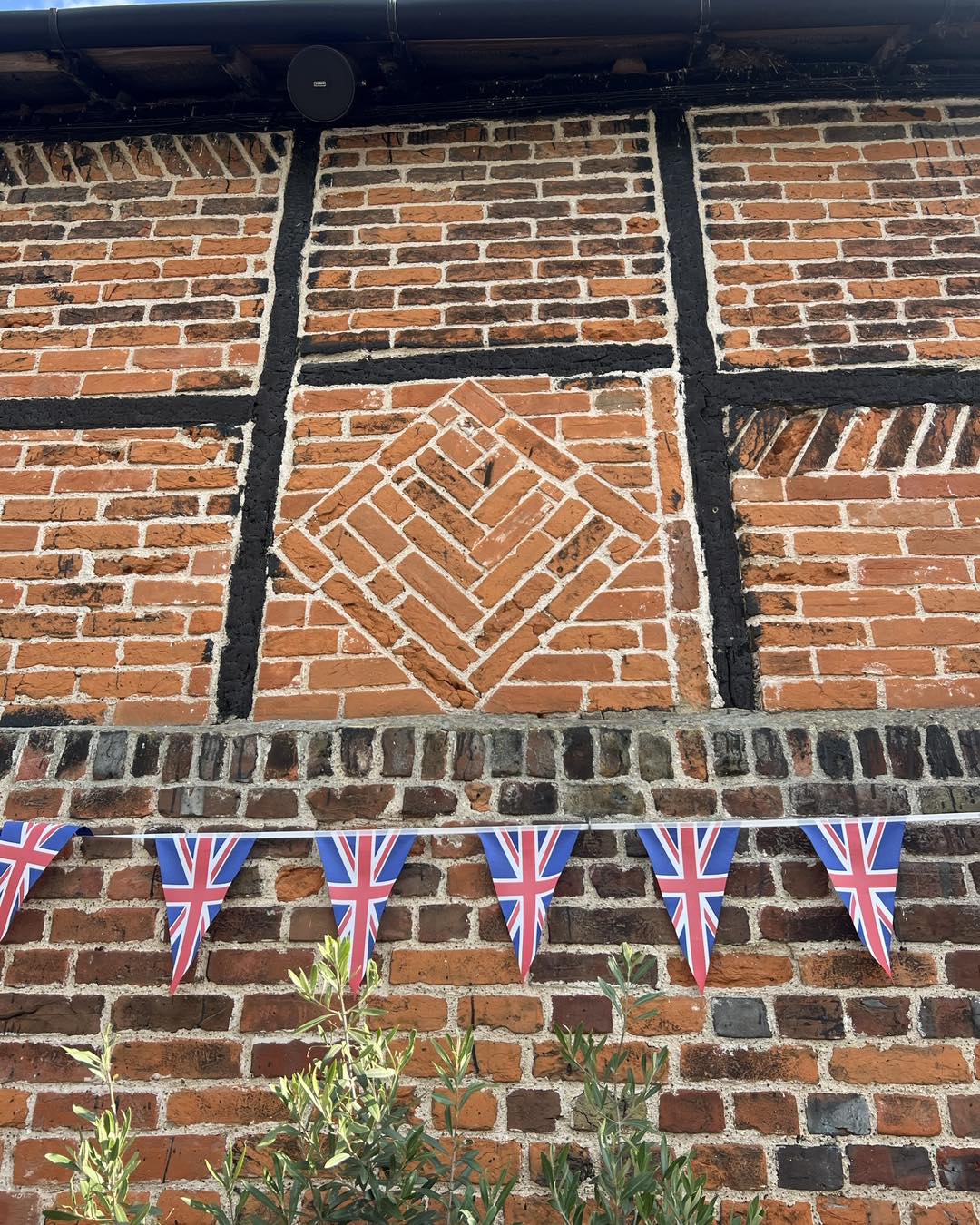 377563261 619396170354734 6580289492242413643 N