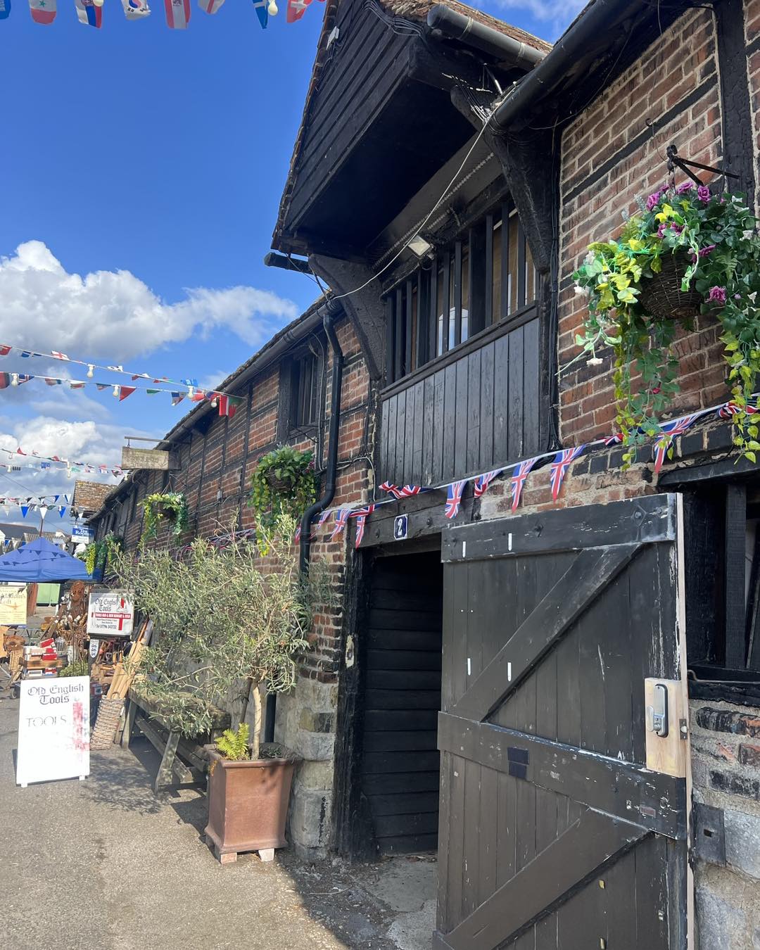 377819745 619396147021403 2892683864905053470 N